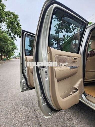 Toyota Hilux sx2011 máy dầu ,xe zin đét .