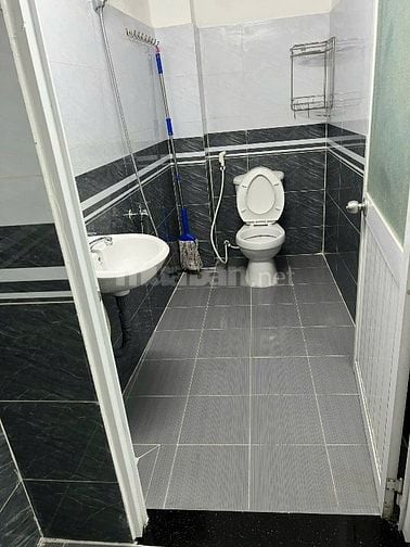 BÁN NHÀ ĐƯỜNG PHAN VĂN TRỊ, PHƯỜNG 2, QUẬN 5, VỊ TRÍ ĐẸP, GIÁ TỐT