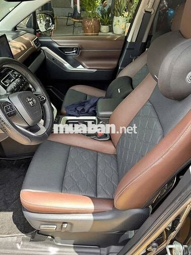 (Xe Hãng) Toyota Innova Cross 2.0AT 2025 - 4600 km