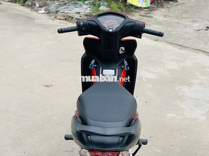 HONDA WAVE RSX FI ĐỎ ĐEN VÀNH ĐÚC XE MỚI TINH 2024