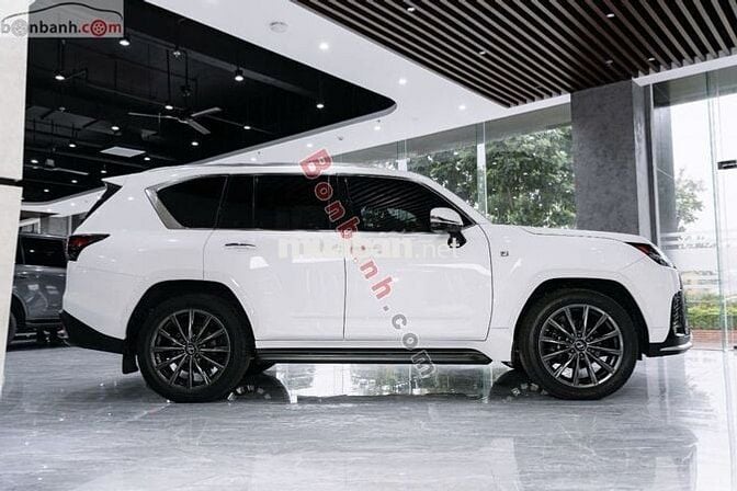 Lexus LX 600 F-Sport 2023 - 8 Tỷ 250 Triệu