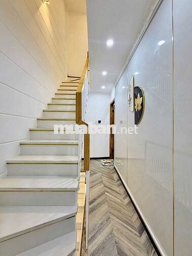Bán gấp căn nhà siêu đẹp tại F16- 4PN- Phòng thờ- ngộp lắm rồi