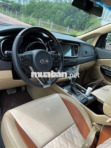 Kia Sedona 2019 Luxury D - 79 km ngay chu
