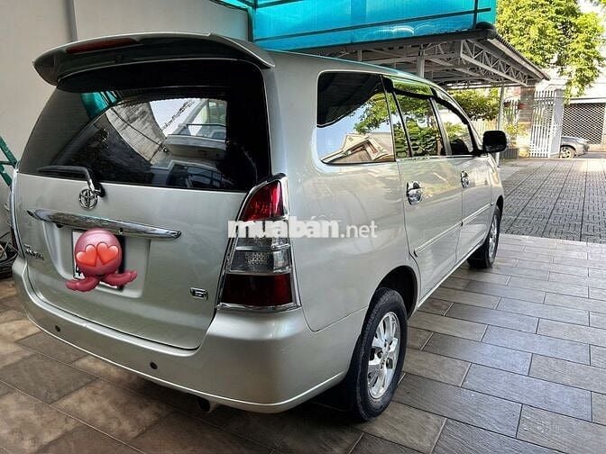 Toyota Innova 2006 G - 180000 km