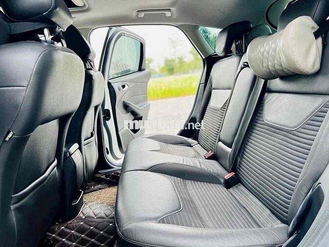 Focus 2018 Sport xe gia đình sử dụng từ đầu.