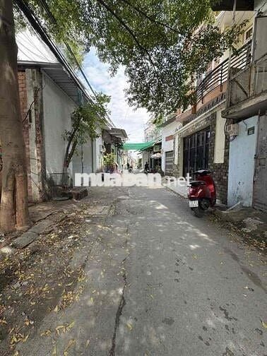 BÁN ĐẤT - 348m MẶT TIỀN- ĐƯỜNG XE TẢI- TIỆN PHÂN LÔ XÂY CHDV