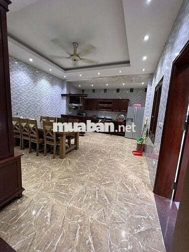 Nhà 5 tầng, 2 mặt trước sau phù hợp kinh doanh, văn phòng tại Hà Đông