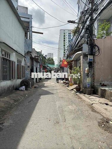 BÁN ĐẤT - 348m MẶT TIỀN- ĐƯỜNG XE TẢI- TIỆN PHÂN LÔ XÂY CHDV