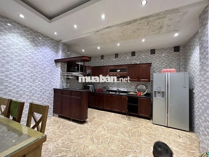 Nhà 5 tầng, 2 mặt trước sau phù hợp kinh doanh, văn phòng tại Hà Đông