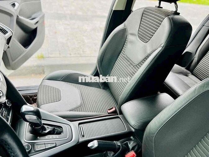 Focus 2018 Sport xe gia đình sử dụng từ đầu.