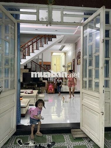 BÁN NHÀ HÓC MÔN - 2 TẦNG ĐẸP LUNG LINH - XE TẢI - DT KHỦNG - GIÁ RẺ