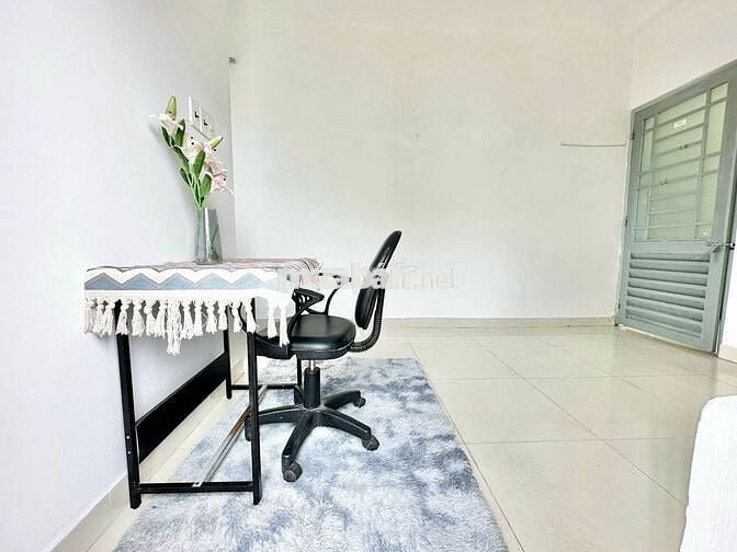 phòng cho thuê bancol cửa sổ trời thoáng phường 5 gần Văn Lang, IUH