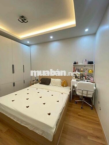 Bán Nhà Tập Thể Nghĩa Tân - Tầng 1 - Ô Tô Tránh - Nhà Đẹp