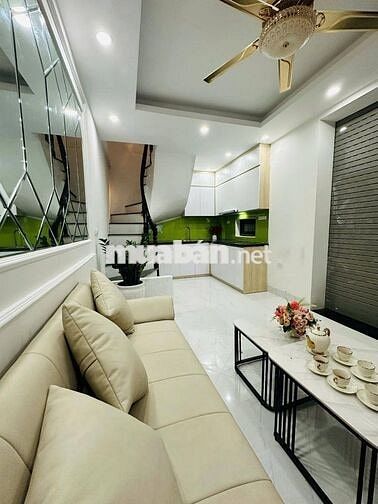 BÁN NHÀ ĐẸP CẦU GIẤY – 5 TẦNG FULL NỘI THẤT – BA GÁC ĐỖ CỬA