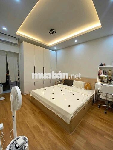 Bán Nhà Tập Thể Nghĩa Tân - Tầng 1 - Ô Tô Tránh - Nhà Đẹp