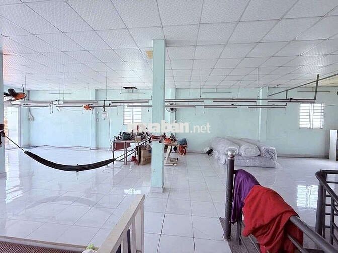 Xưởng kV 1100 m giá 55tr đang hoạt động xưởng may bà điểm hóc môn