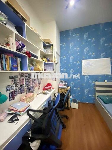 CĂN TẬP THỂ ĐẸP XỊN NGÕ OTO CHẠY VÒNG QUANH