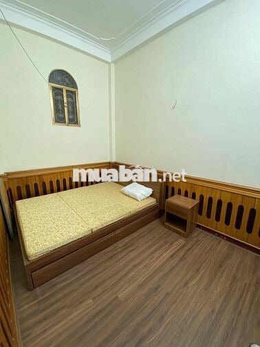 nhà nguyên căn ngõ 175 Lạc Long Qua a