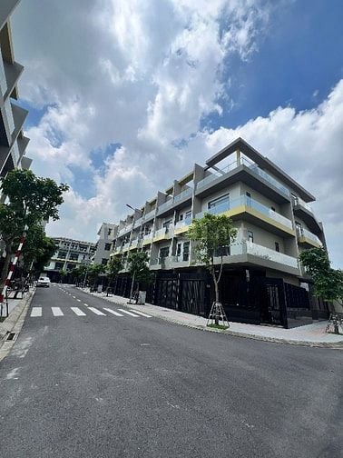 Nhà phố 4tầng dt 90m2 DTSD 237m2 giá chỉ 6 tỷ - trệt 2 lầu sân thượng