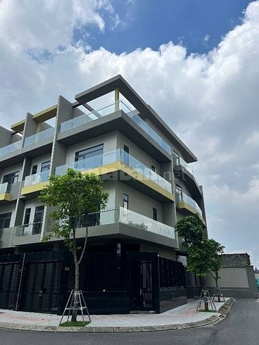 Nhà phố 4tầng dt 90m2 DTSD 237m2 giá chỉ 6 tỷ - trệt 2 lầu sân thượng