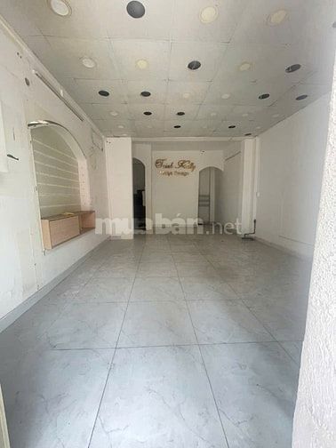 Cho thuê nhà góc 2 mặt tiền 111 Trần Khắc Chân, Quận 1