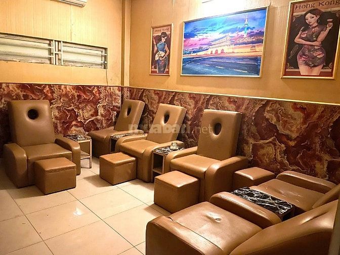 Sang cơ sở massage mặt tiền quận 8