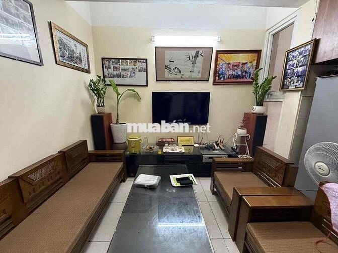 150 m2 sổ đỏ 6,3 tỷ tập thể nhà đẹp tầng 2 Kim Liên - Đống Đa - 4 ngủ