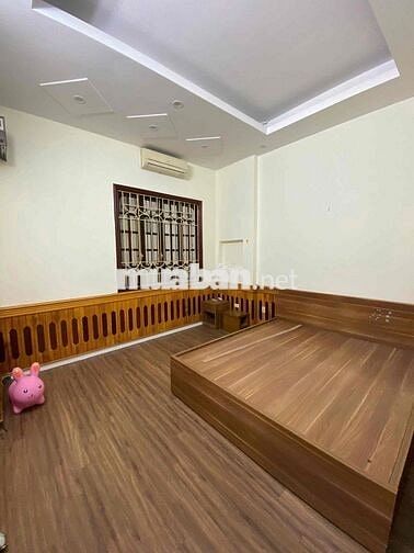 nhà nguyên căn ngõ 175 Lạc Long Qua a