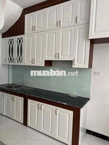 Nhà 5 tầng mới nguyên căn 35m2, ngõ 731 Bát Khối