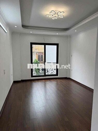 Nhà 5 tầng mới nguyên căn 35m2, ngõ 731 Bát Khối