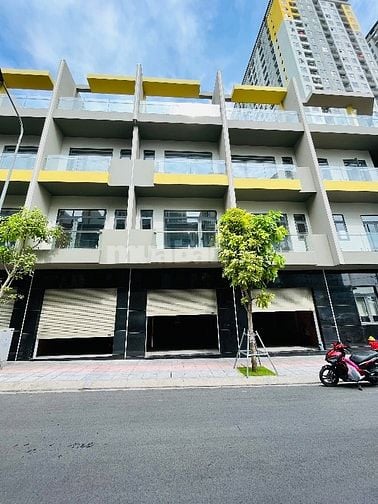Nhà phố SHR 4 tầng, vừa ở vừa kinh doanh ngay dưới chân 8000 căn hộ