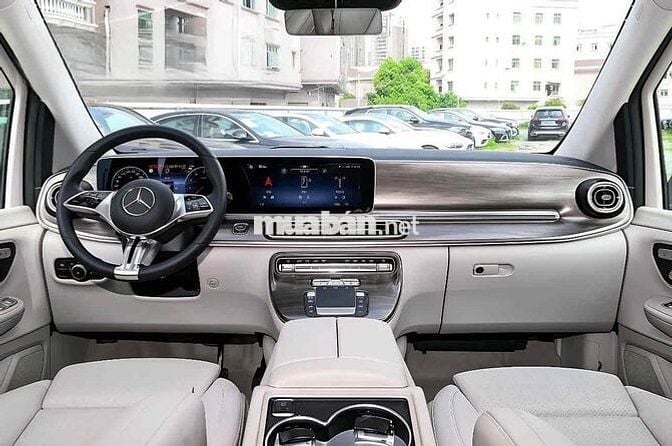 Mercedes Benz V Class 2025 V300 Avantgarde