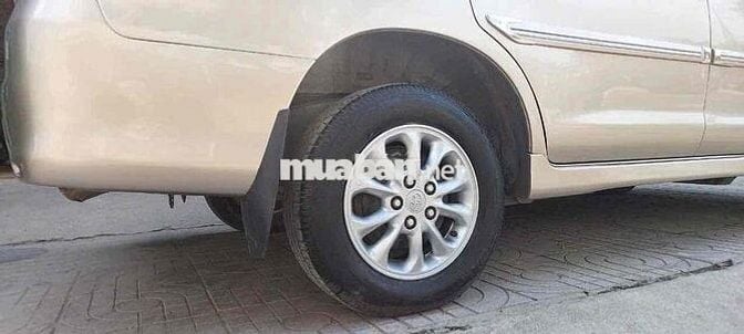 Toyota Innova 2014 E - 100000 km
