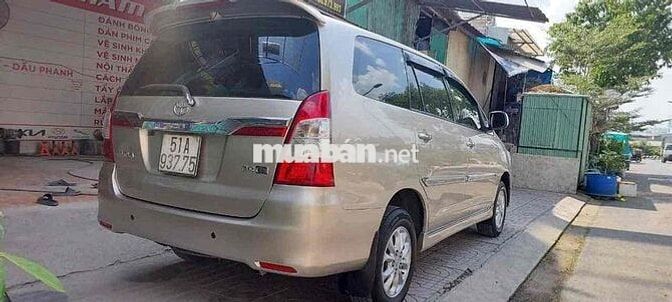 Toyota Innova 2014 E - 100000 km