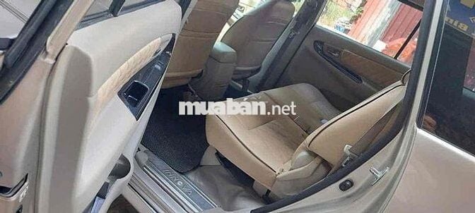 Toyota Innova 2014 E - 100000 km