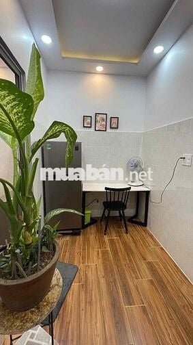 CHO THUÊ CHDV 2PN CỬA SỔ LỚN CAO CẤP- THANG MÁY NGAY BÙI VIỆN QUẬN 1