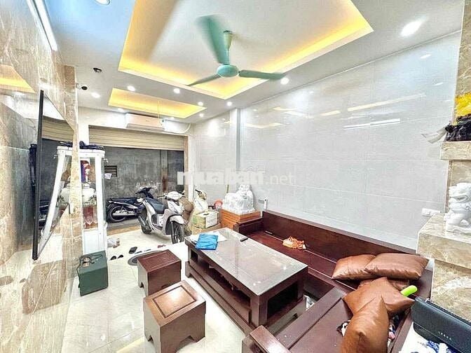 Có 102! Nguyễn Trãi, 30m ra ô tô, ngõ ba gác, nhà dân xây. 32m. 6,7 ty