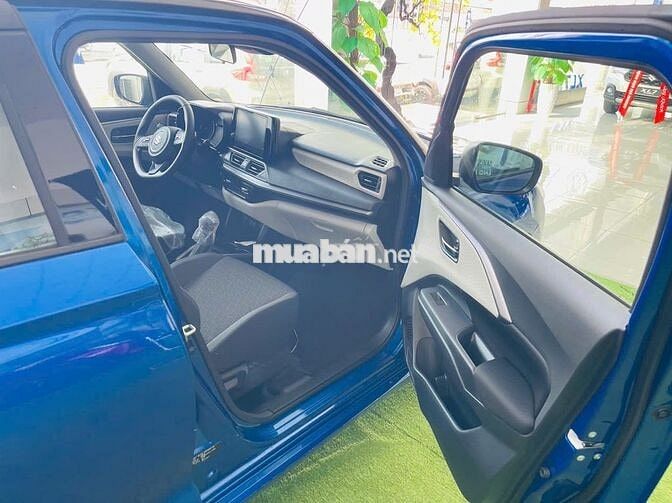 Suzuki Swift 2025 giao ngay chỉ với 195 triệu