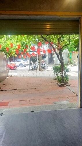 Cho thuê tầng 1 làm cửa hàng, kinh doanh