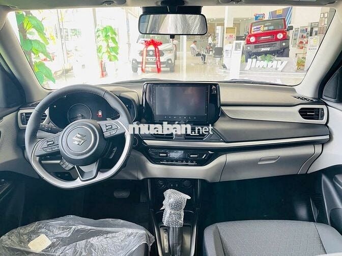 Suzuki Swift 2025 giao ngay chỉ với 195 triệu