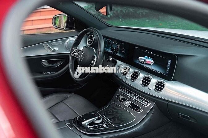 Mercedes E200 Sport Model 2020 - Trả trước từ 349t