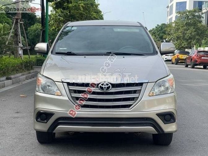 Toyota Innova 2.0E 2015