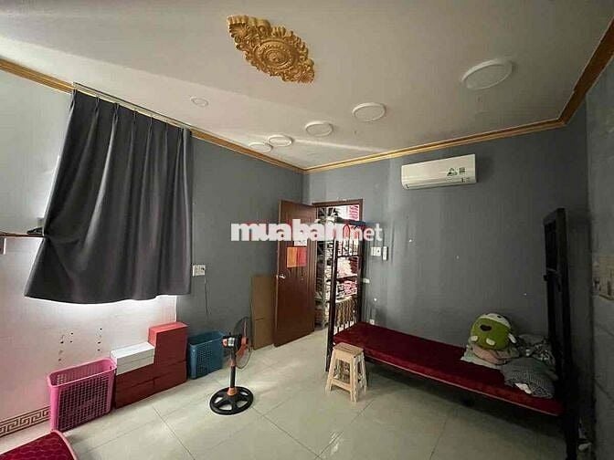 Cho thuê nhà Hẻm Xe Hơi 4x16 Trệt 2 lầu Sân Thượng , Q3