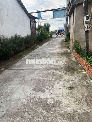 Đất sổ hồng full thổ cư ngay trung tâm chợ,Bệnh viện , trường học