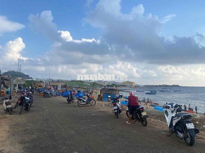 Cho thuê nhà view biển rộng đón bình minh sớm nhất VN
