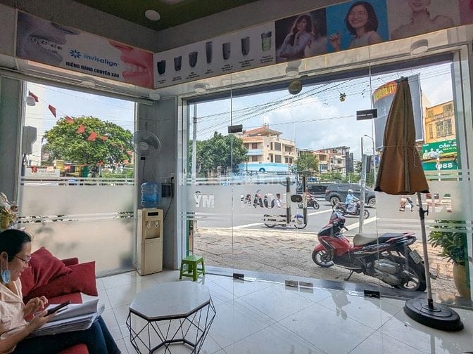 Cho thuê mặt bằng kinh doanh 2 mặt tiền Trương Công Định và NAN