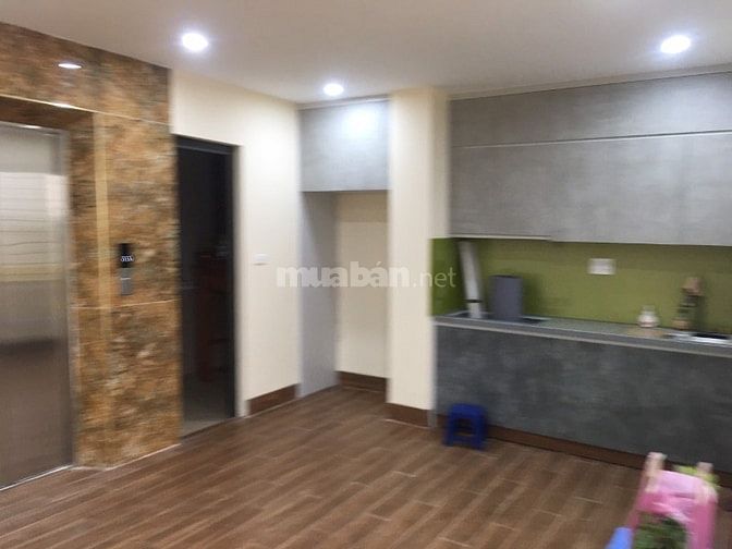 Cho thuê nhà mới tinh Võ Chí Công: 50m2, 6 tầng, thang máy, 25tr