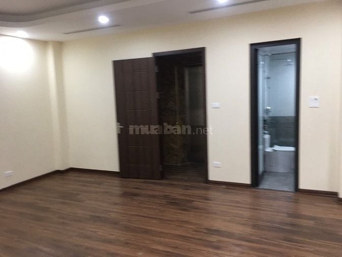 Cho thuê nhà mới tinh Võ Chí Công: 50m2, 6 tầng, thang máy, 25tr