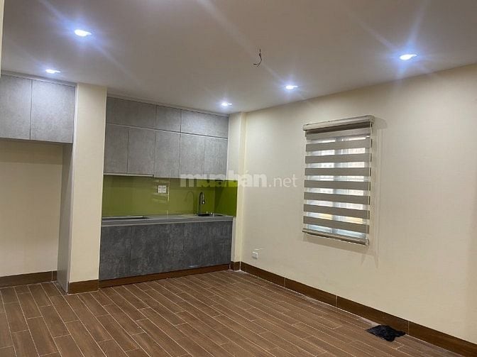 Cho thuê nhà mới tinh Võ Chí Công: 50m2, 6 tầng, thang máy, 25tr
