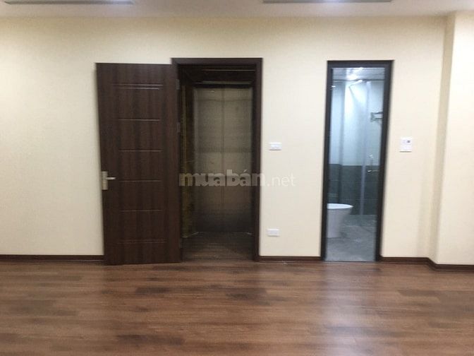 Cho thuê nhà mới tinh Võ Chí Công: 50m2, 6 tầng, thang máy, 25tr